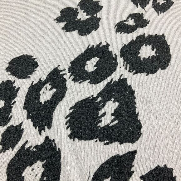 Widlfox Cozy Pullover Sweatshirt Gray Black Print Long Sleeve Soft Knit MEDIUM - Picture 2 of 10